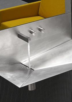 1601048246176_01_al_showroom_2020_09_16_lavandino_02_gen_acqua_2_web