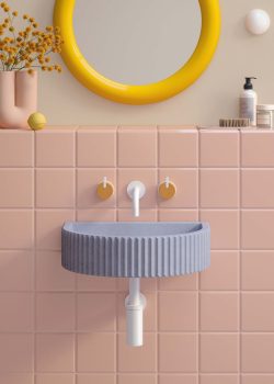 Luna+A1-+Heather+w.+Soft+White+and+Golden+Wall+Mounted+Taps+-+1x1+2500px